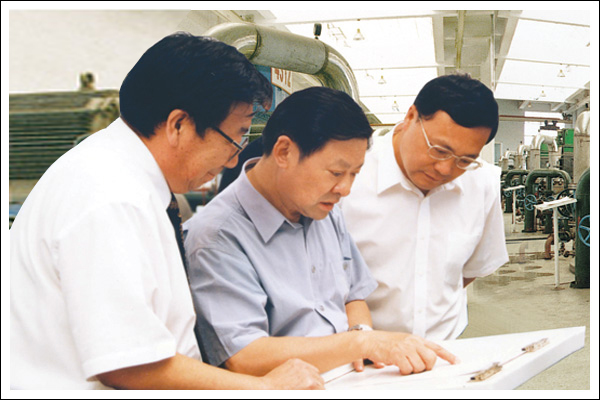 内蒙古自治区党委书记储波一行视察w88win官网